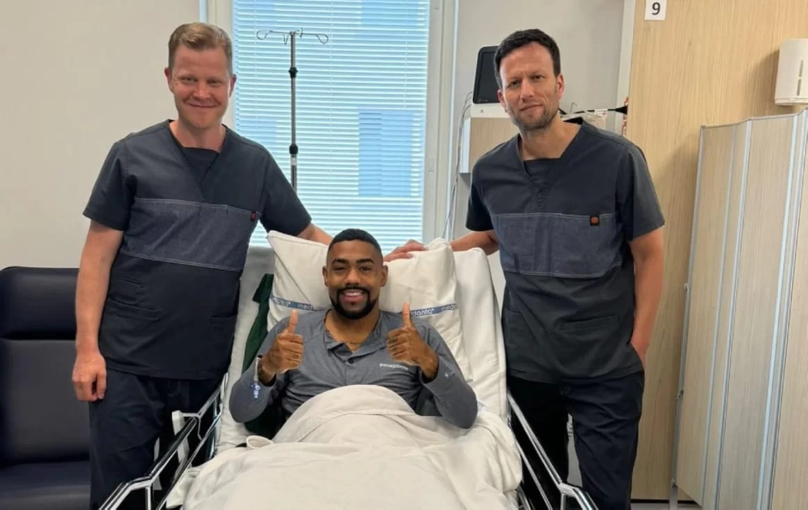 الهلال يعلن نجاح العملية الجراحية للبرازيلي مالكوم