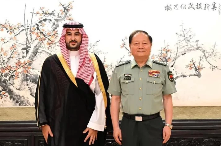 سمو وزير الدفاع يلتقي نائب رئيس اللجنة العسكرية المركزية لجمهورية الصين الشعبية