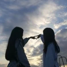 أنا وصديقتي .. 