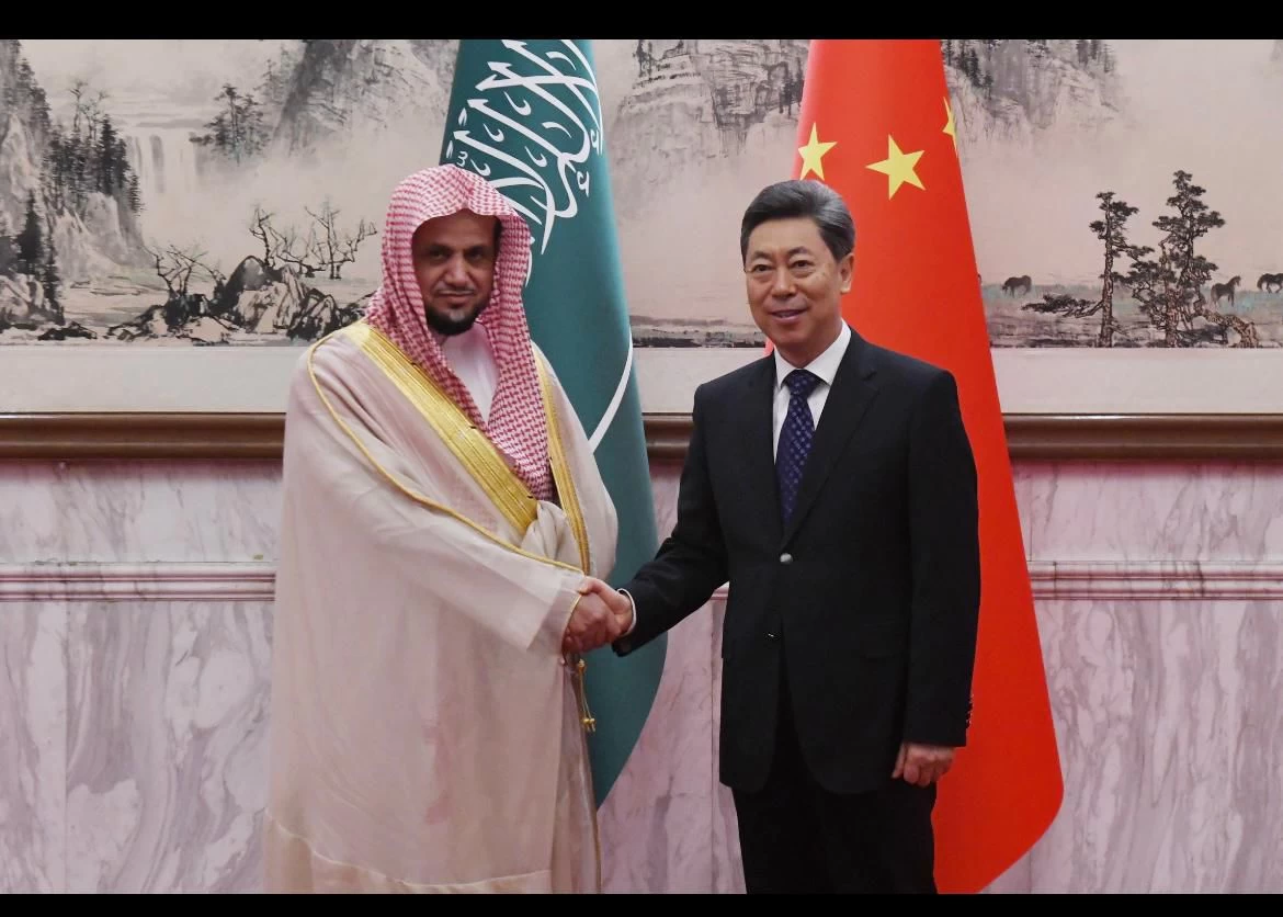 النائب العام يلتقي رئيس اللجنة المركزية للشؤون السياسية والقانونية في الصين