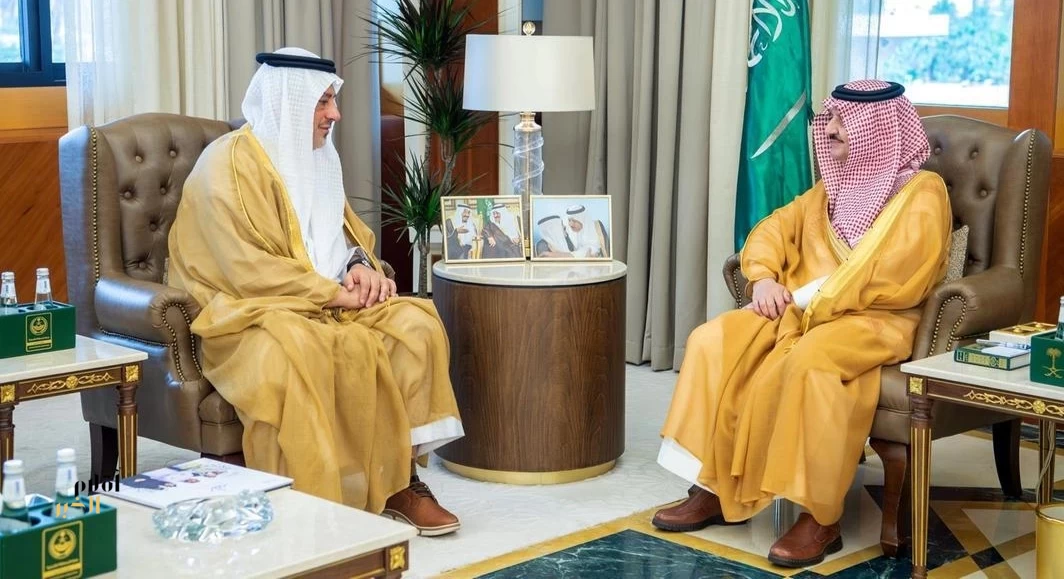 أمير المنطقة الشرقية يستقبل رئيس وأعضاء جمعية "رائد" لتمكين القيادات الشبابية