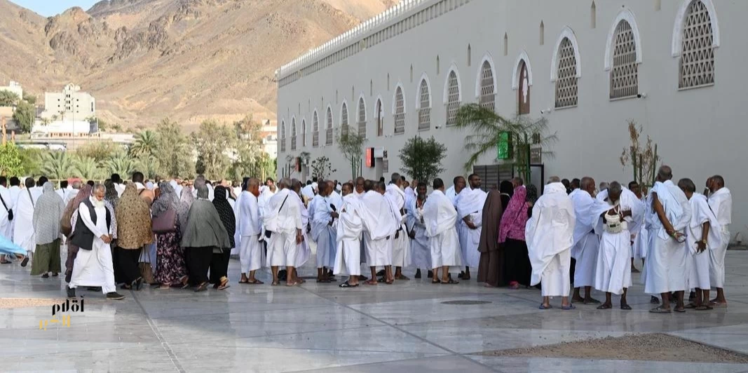 "ميقات ذي الحليفة" بالمدينة المنورة يودّع آخر أفواج الحجاج المتجهين إلى مكة المكرمة