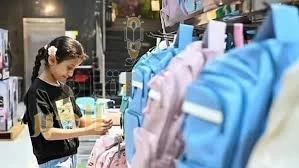 "سبل" تنقل أكثر من (3.4) ملايين حقيبة مدرسية للعام الدراسي الجديد