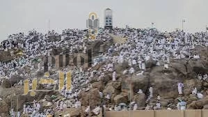 في يوم عرفة.. "جبل الرحمة" يشهد تجليات الدعاء والخشوع والسكينة