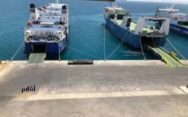 فتح ميناء نويبع البحري بعد تحسن الأحوال الجوية