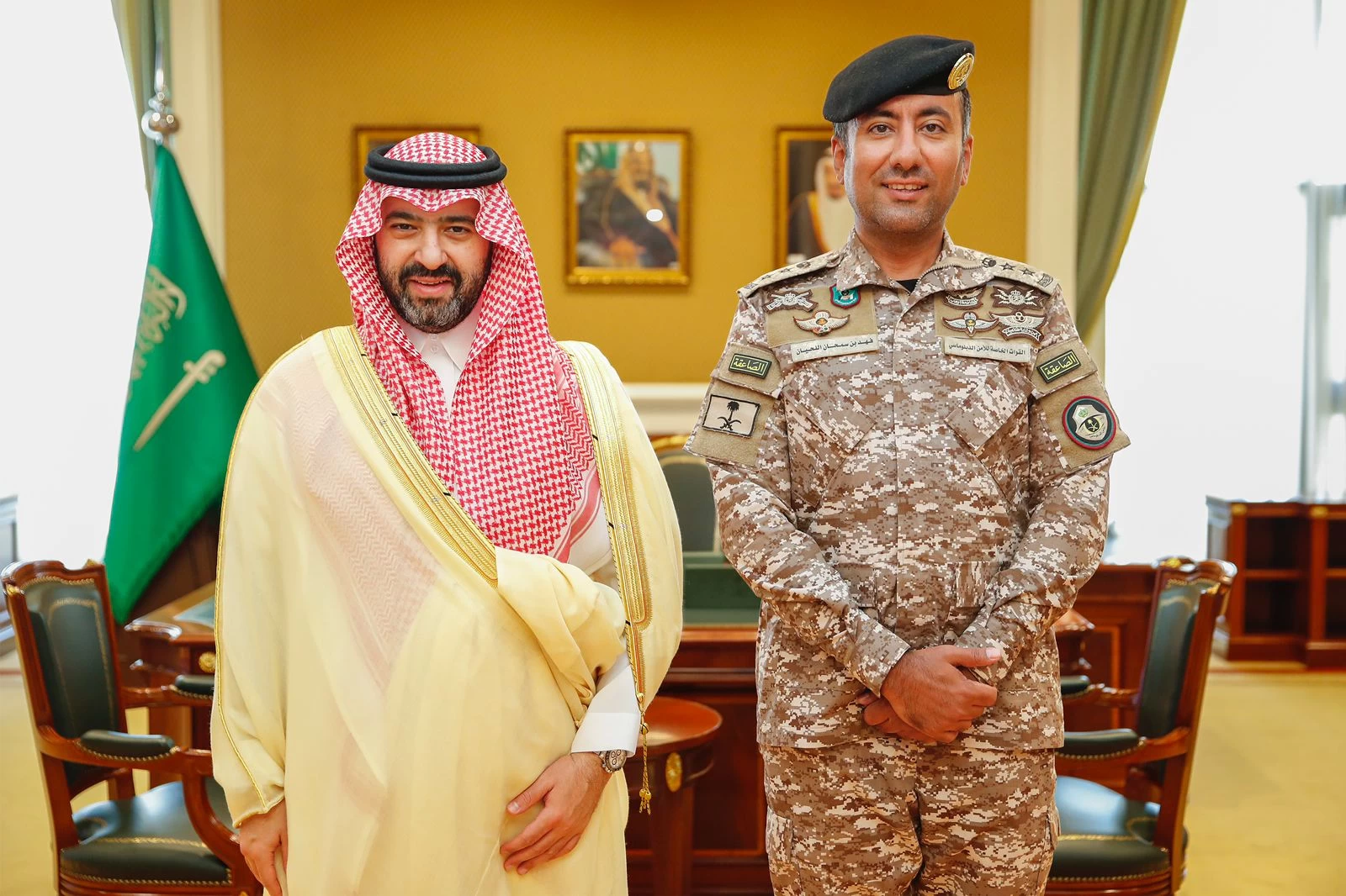 نائب أمير تبوك يقلد العقيد فهد اللحيان رتبته الجديدة