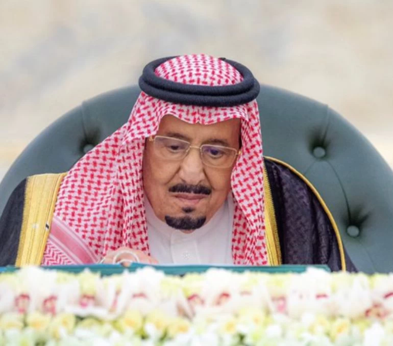 خادم الحرمين الشريفين يرأس جلسة مجلس الوزراء