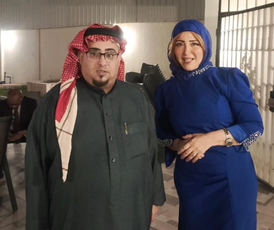 في لفتة تكريمية استثنائية: الإعلامية منى أبو الليل تحتفي بالصحفي فهد العوذلي
