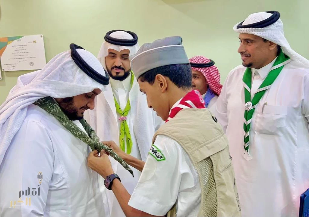الحمزي يدشن الفريق الكشفي