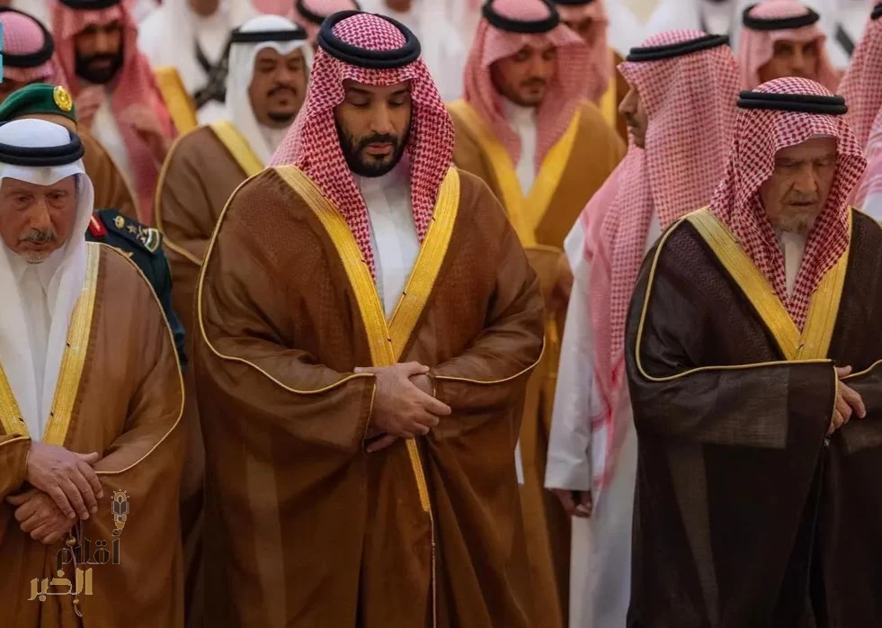 سمو ولي العهد يؤدي صلاة الميت على صاحبة السمو الملكي الأميرة لطيفة بنت عبدالعزيز آل سعود