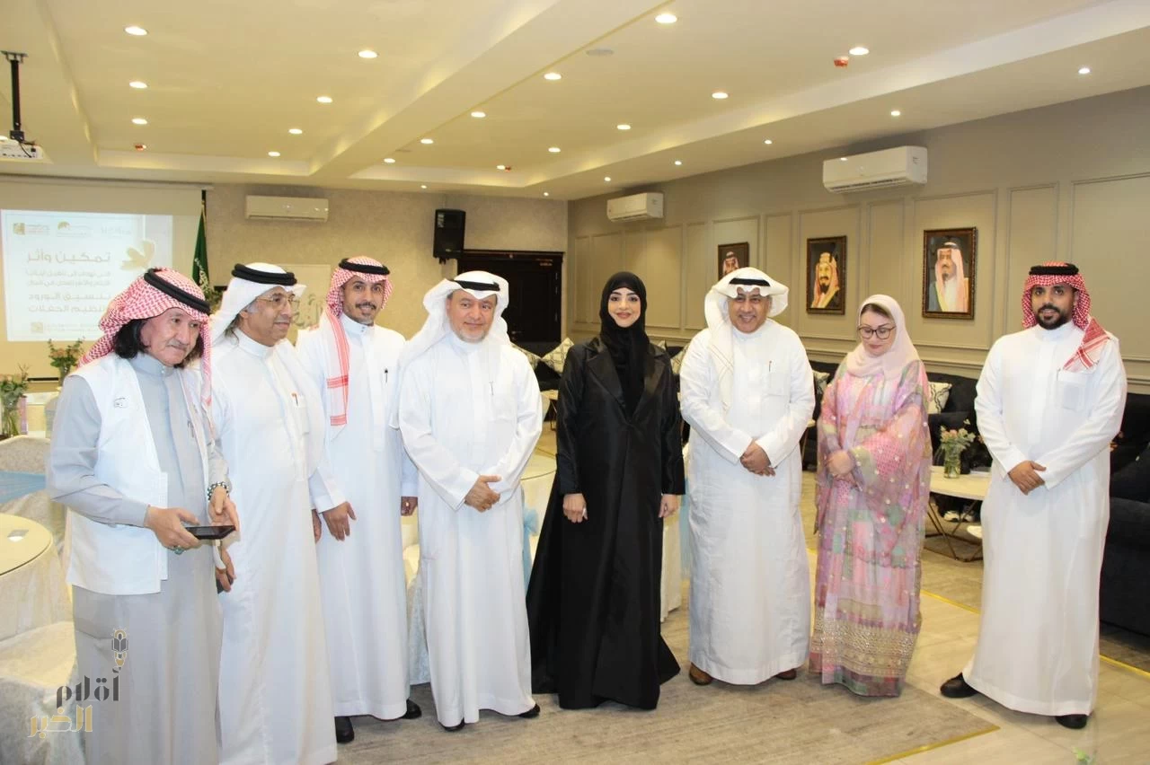 "بر جدة" تشارك في مبادرة "تمكين وأثر" لتأهيل الأسر والأيتام للعمل في مجال تنسيق الورود وتنظيم الحفلات.