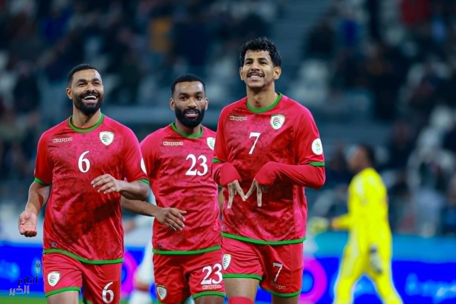 عُمان تقلب الطاولة على قطر وتتصدر المجموعة الأولى 