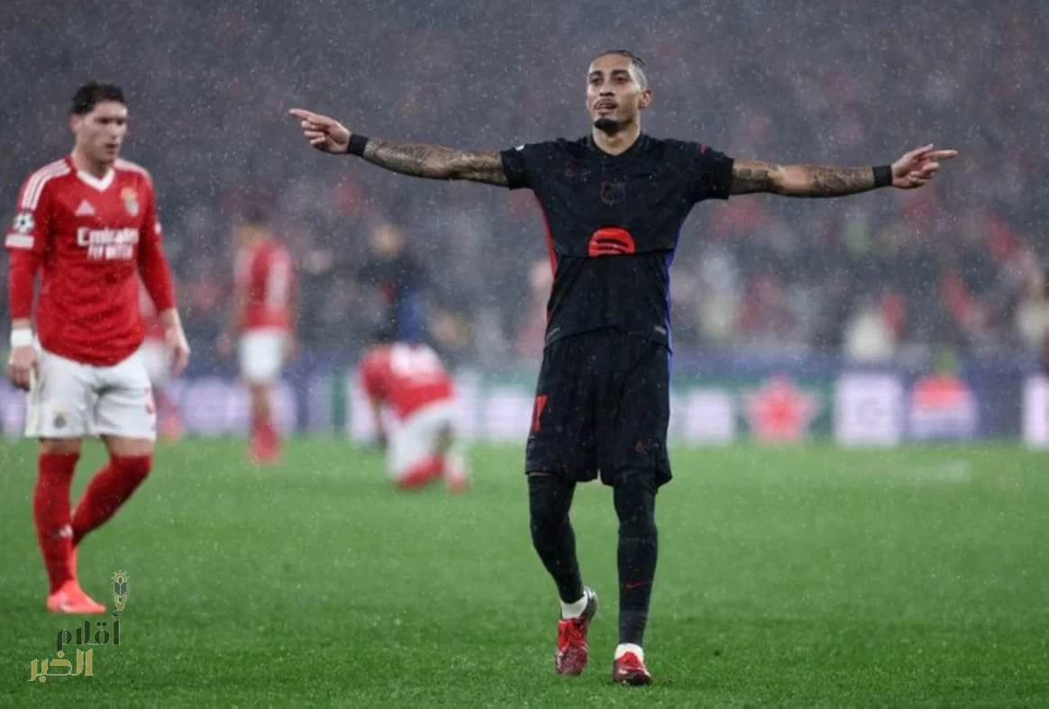 رافينيا يقود برشلونة لفوز دراماتيكي في الوقت القاتل أمام بنفيكا