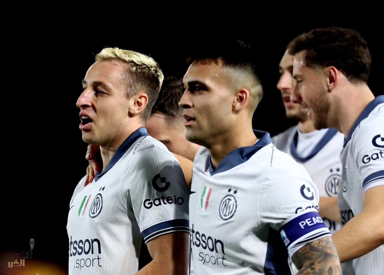 إنتر يكتسح ليتشي ويواصل مطاردة المتصدر نابولي 