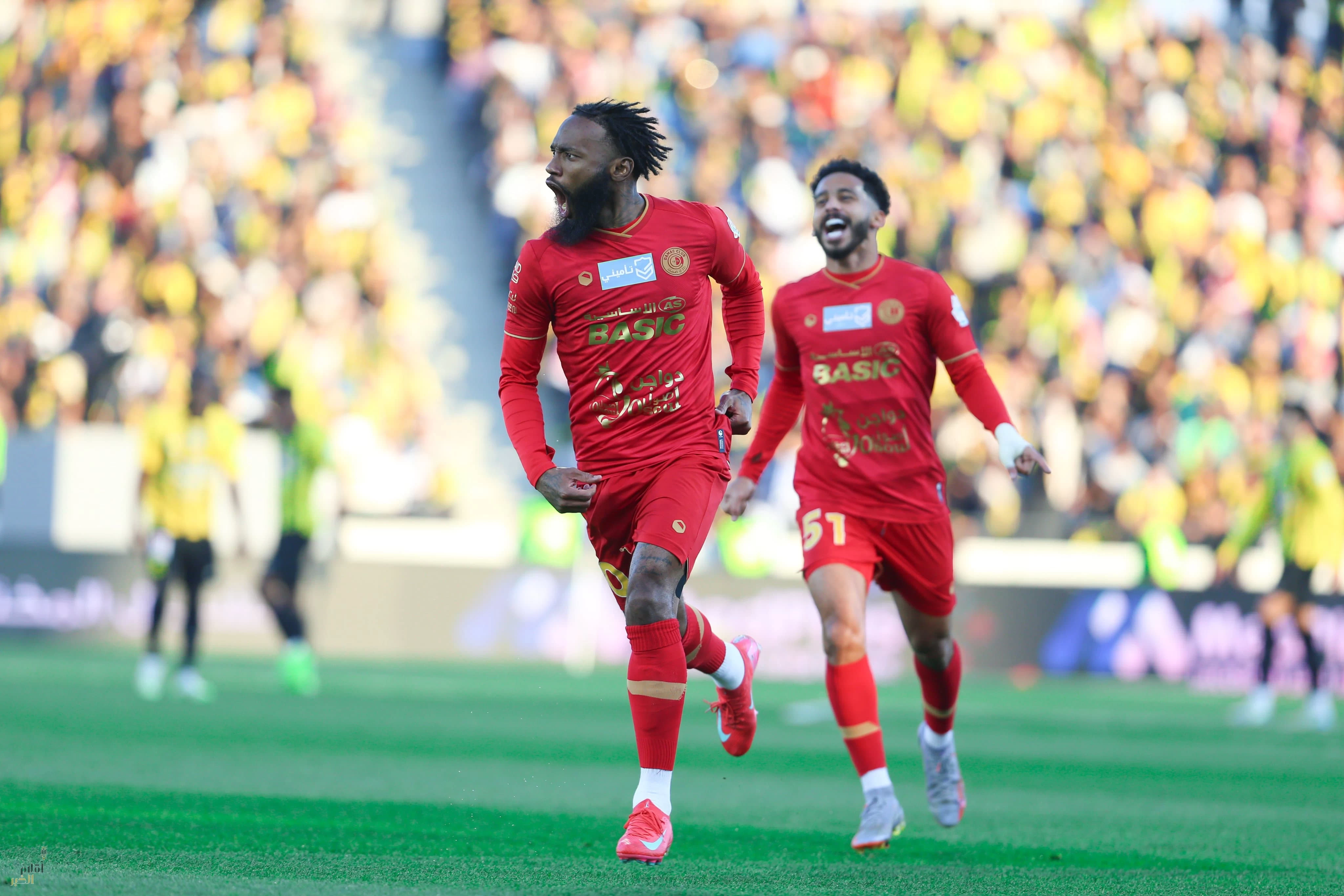 نكودو ضمك يُطفئ وهج الاتحاد في الوقت القاتل