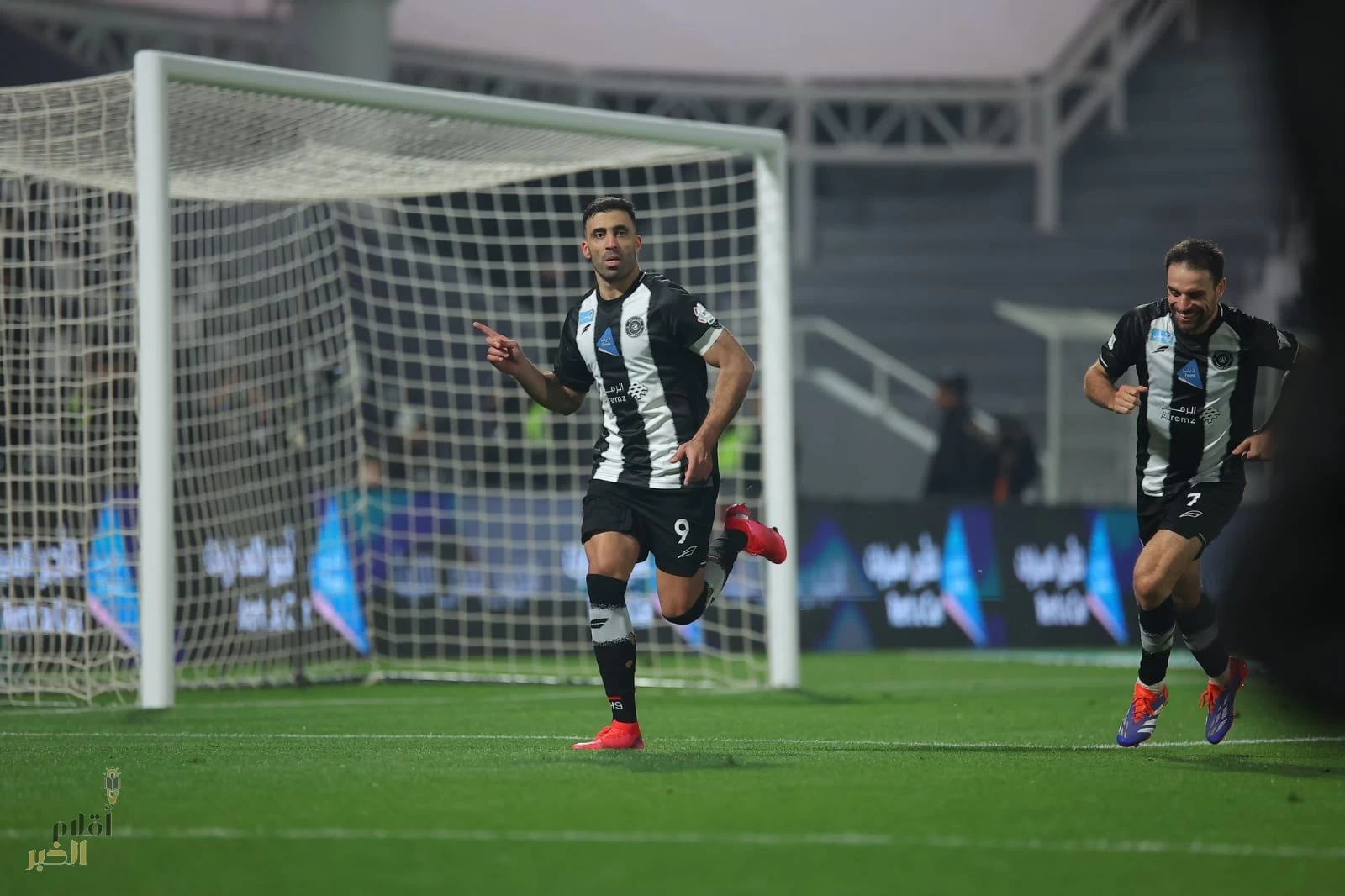 بأهداف القائد "حمدالله" .. الشباب يهزم الفيحاء 