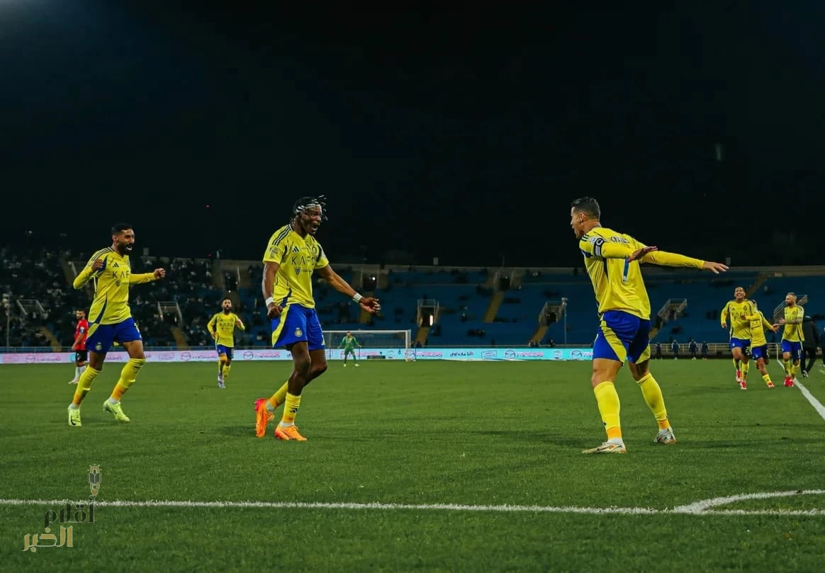 رونالدو يقود النصر لانتصار ثمين على الرائد بثنائية