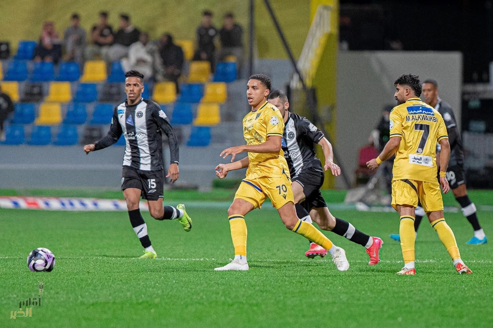 بعشرة لاعبين .. سكري القصيم يرفض الخسارة أمام الشباب