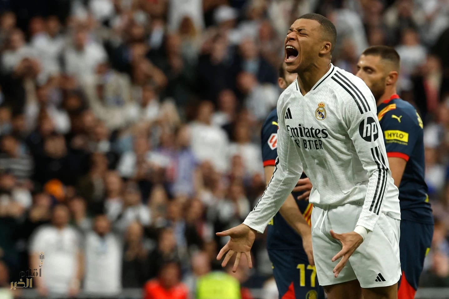 ريال مدريد يواصل انتصاراته ويضيق الخناق على برشلونة