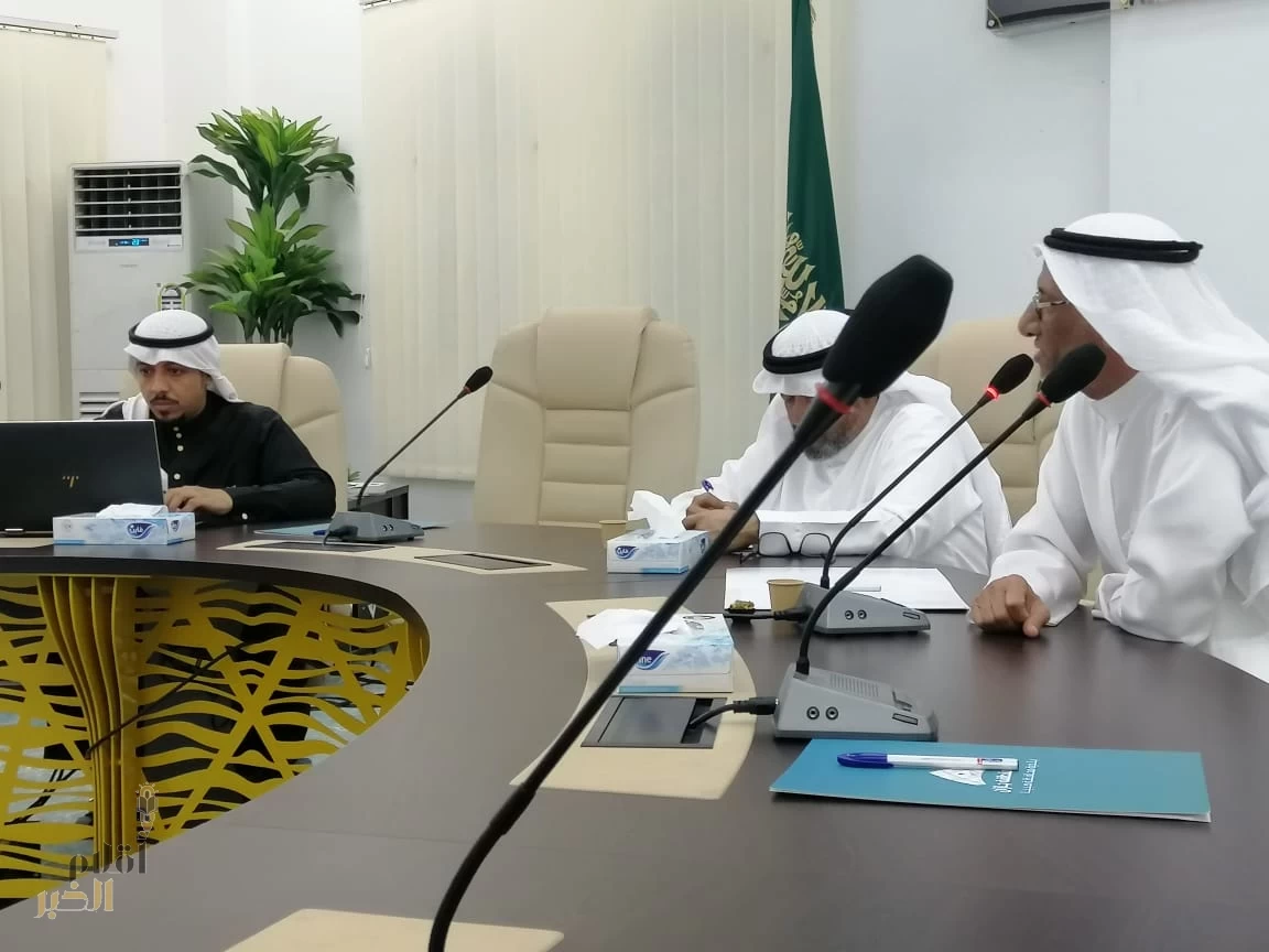 اجتماع استراتيجي لدراسة خطط نادي ثقافي بصبيا 