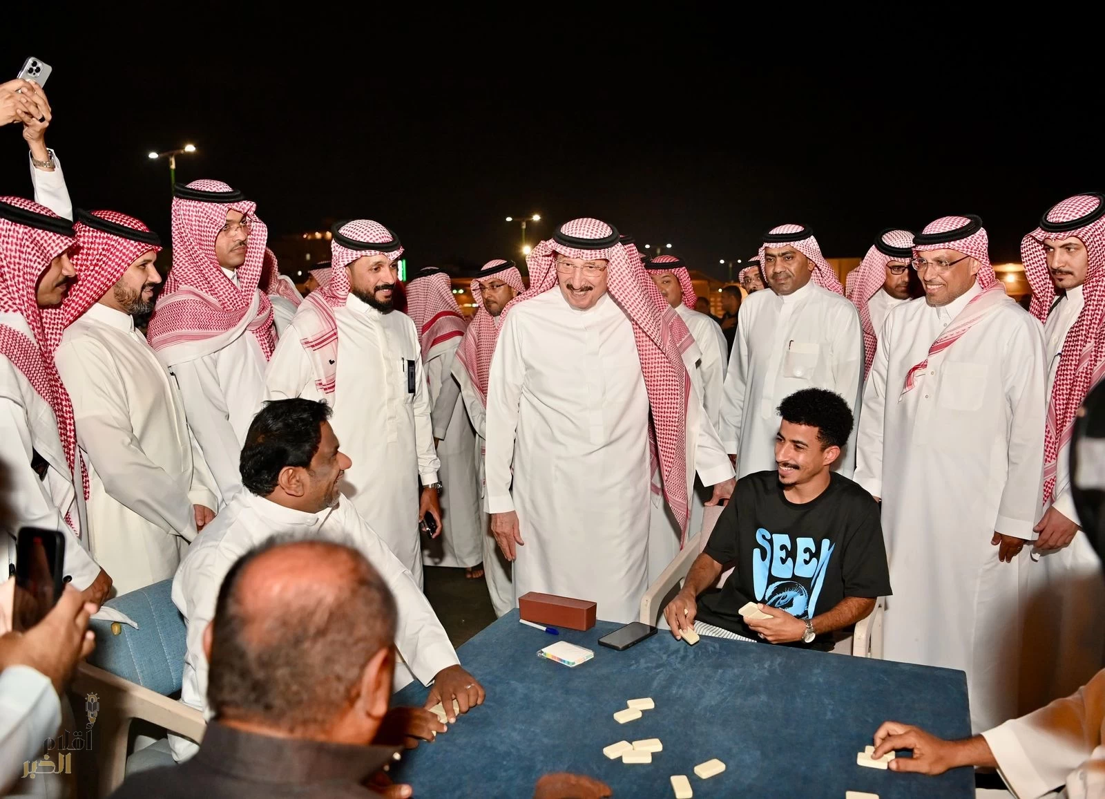 سمو أمير منطقة جازان يزور سوق البلد الرمضاني بمدينة جيزان