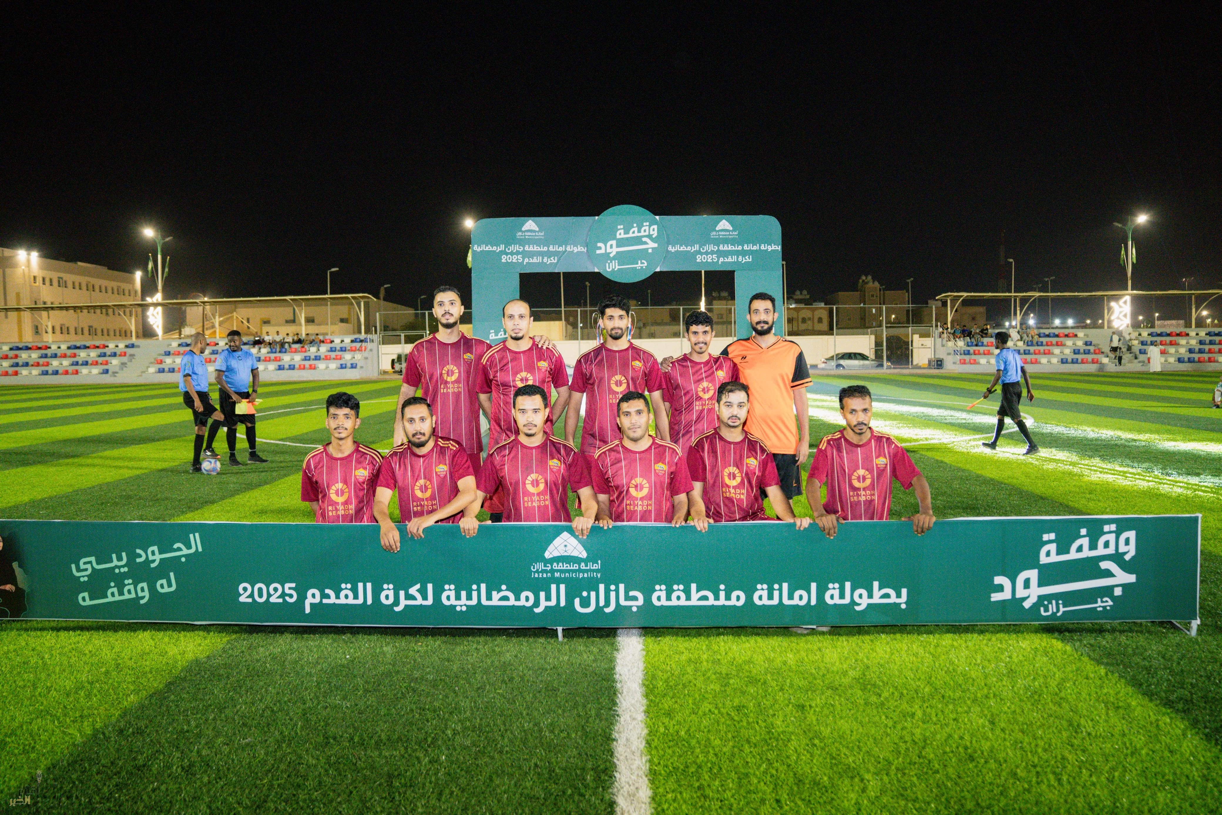 محافظ صبيا يتوج أبطال أمانة جازان في البطولة الرمضانية لكرة القدم 2025
