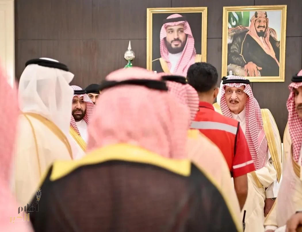 أمير منطقة جازان ونائبه يستقبلان المهنئين بعيد الفطر