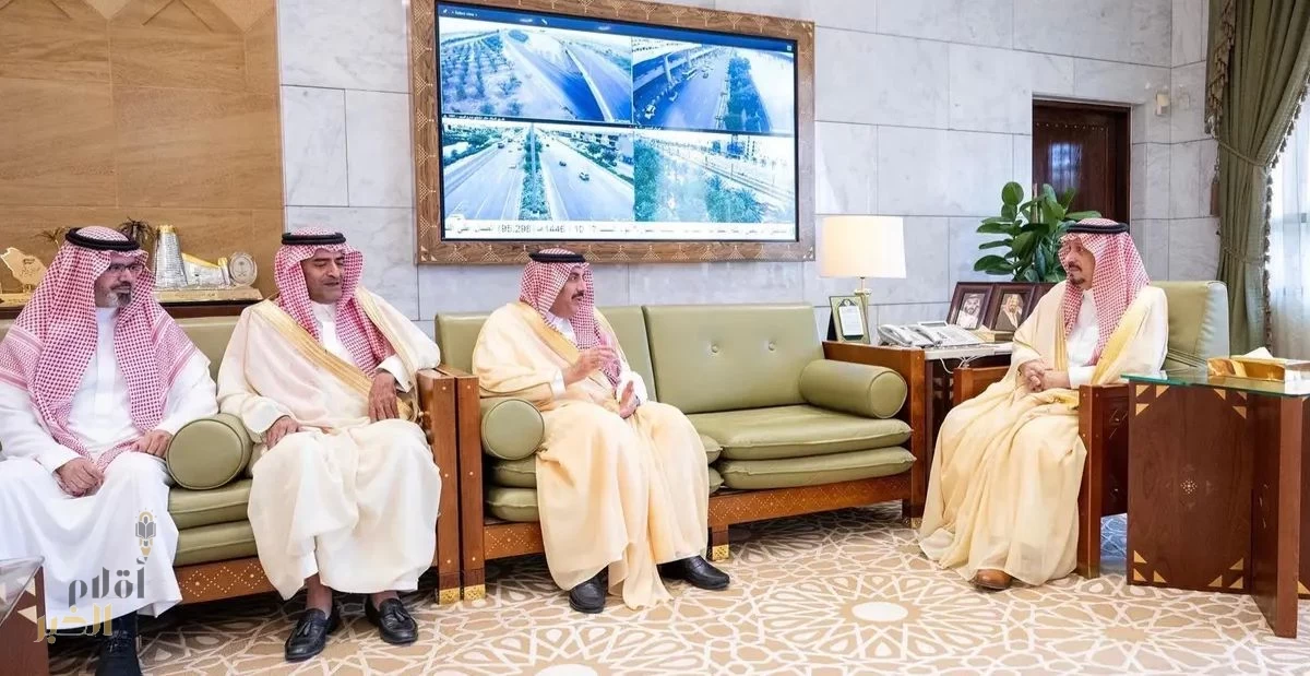أمير الرياض يستقبل وكيل الإمارة والوكلاء المساعدين ومديري العموم وموظفي الإمارة