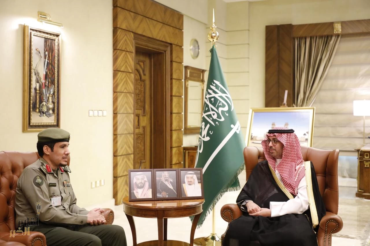 الأمير سعود بن جلوي يستقبل مدير جوازات منطقة مكة المكرمة