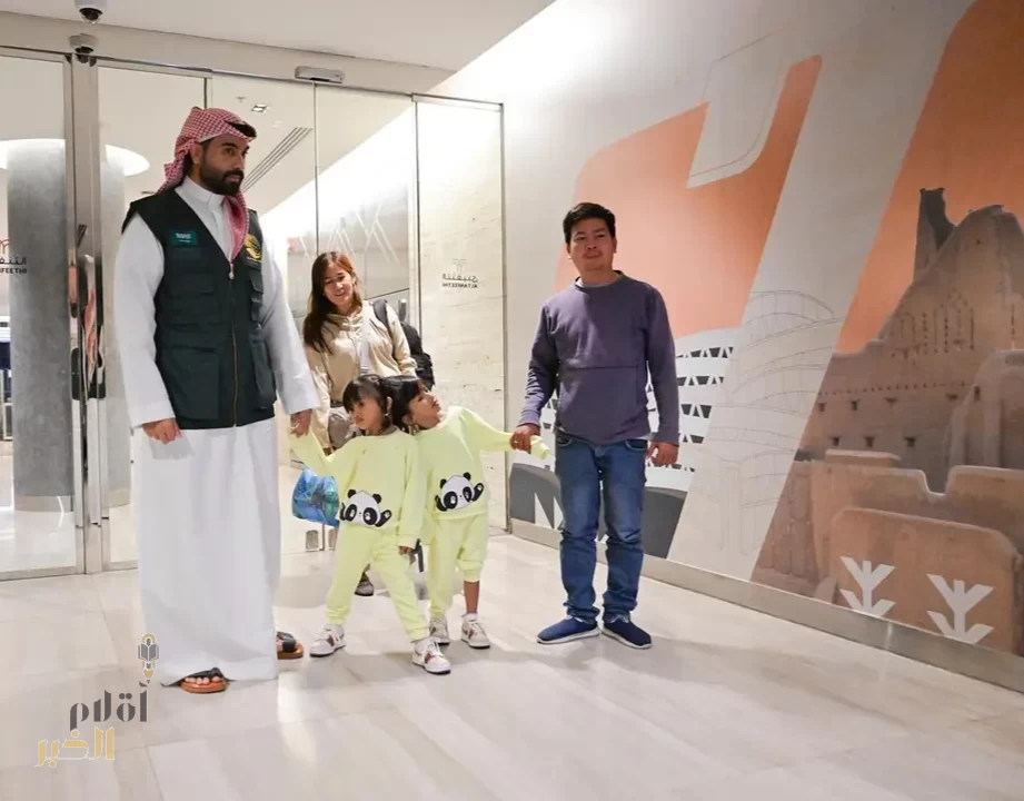 وصول التوأم الملتصق الفلبيني "كليا وموريس آن" إلى الرياض