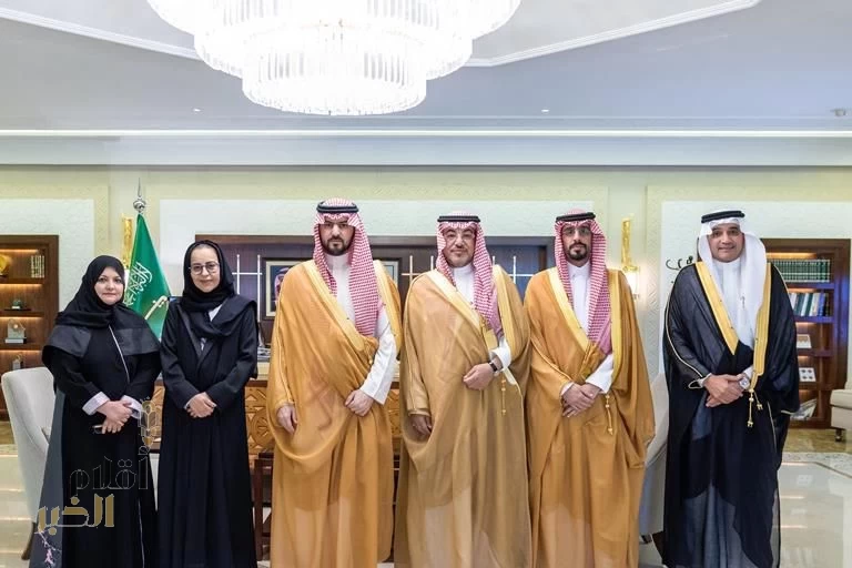 نائب أمير الشرقية يطلع على إنجازات جمعية السرطان ويدعم مبادراتها