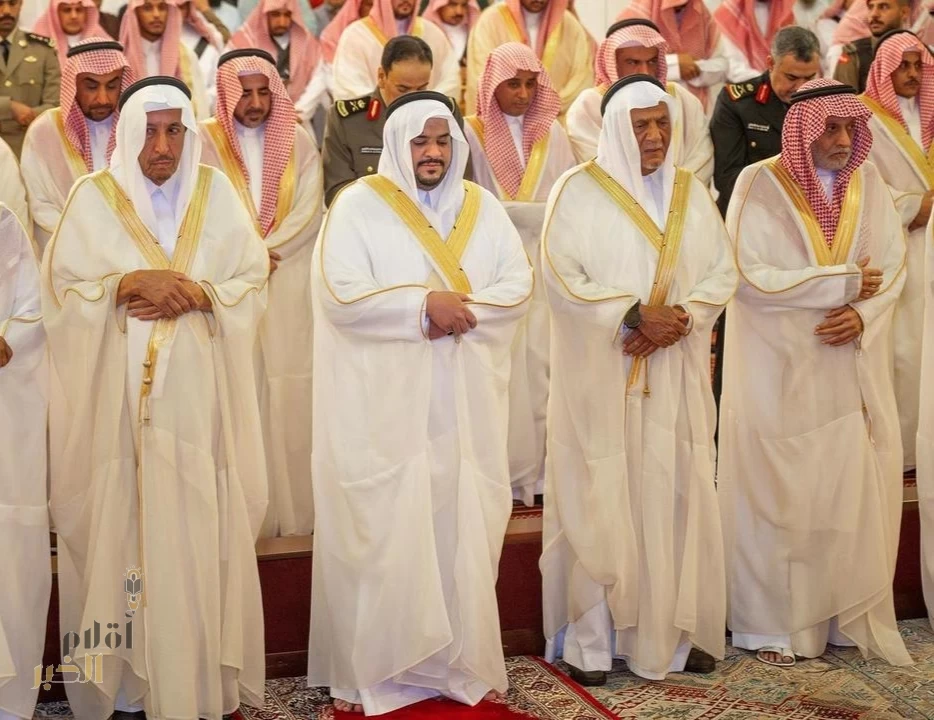 نائب أمير الرياض يؤدي صلاة عيد الأضحى