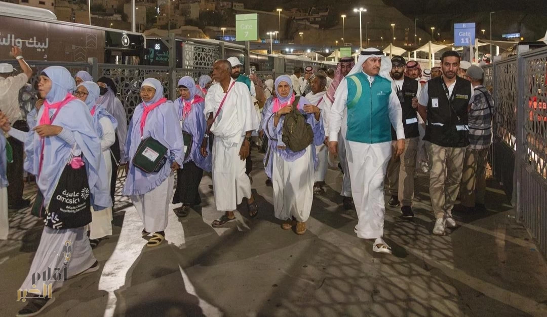 وزير النقل والخدمات اللوجستية يتفقد حركة النقل الترددي بالحافلات للتأكد من جودة الخدمات المقدمة لضيوف الرحمن