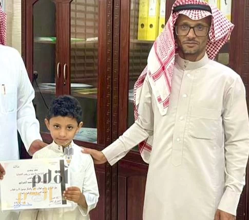 وكيل مدرسة سعيد بن وهب الابتدائية يشيد بأخلاق الطالب "نايف" ويعبر عن حزنه لرحيله