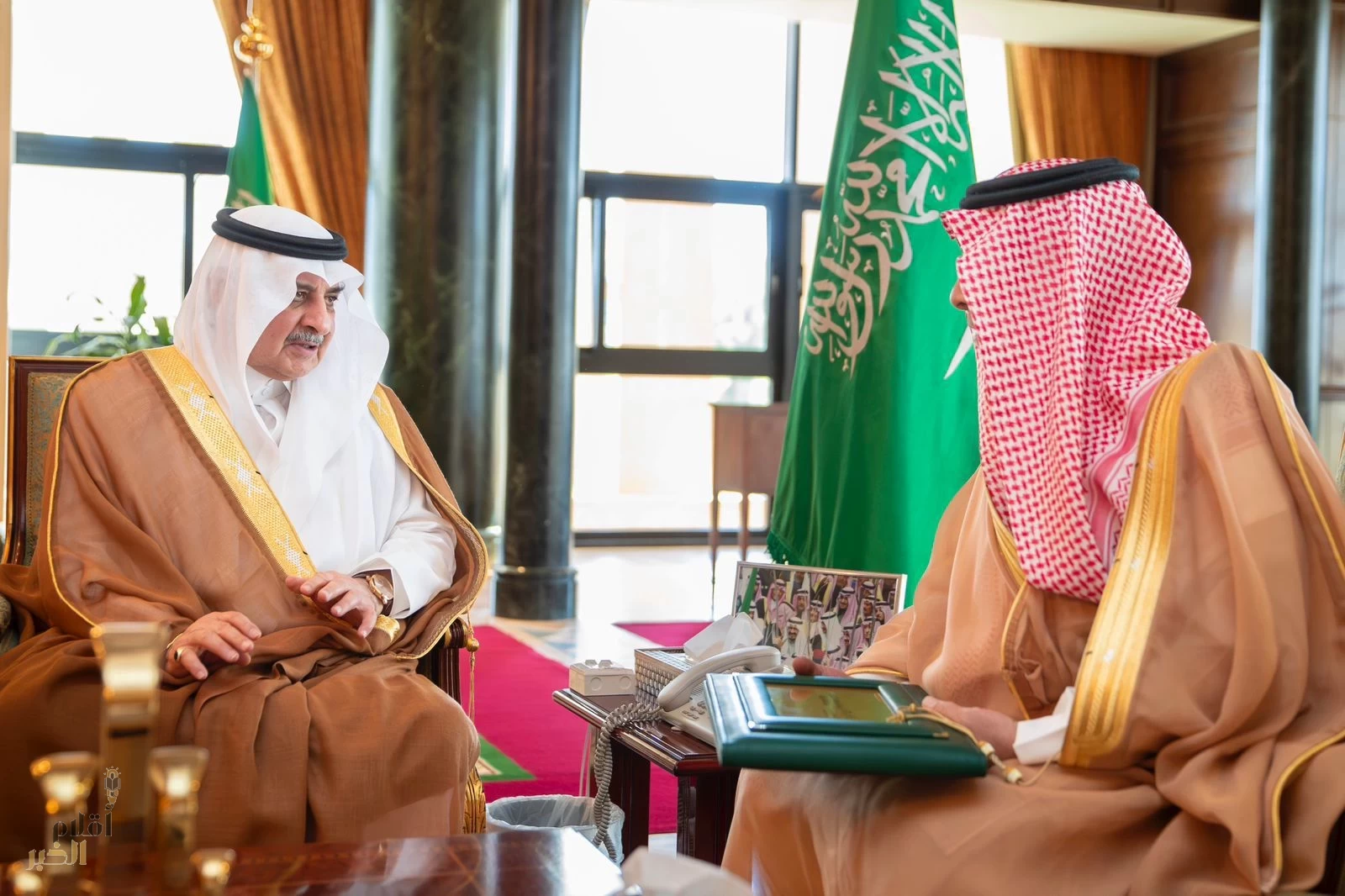 أمير منطقة تبوك يطلع على التقرير الشامل لأداء إدارة التعليم 