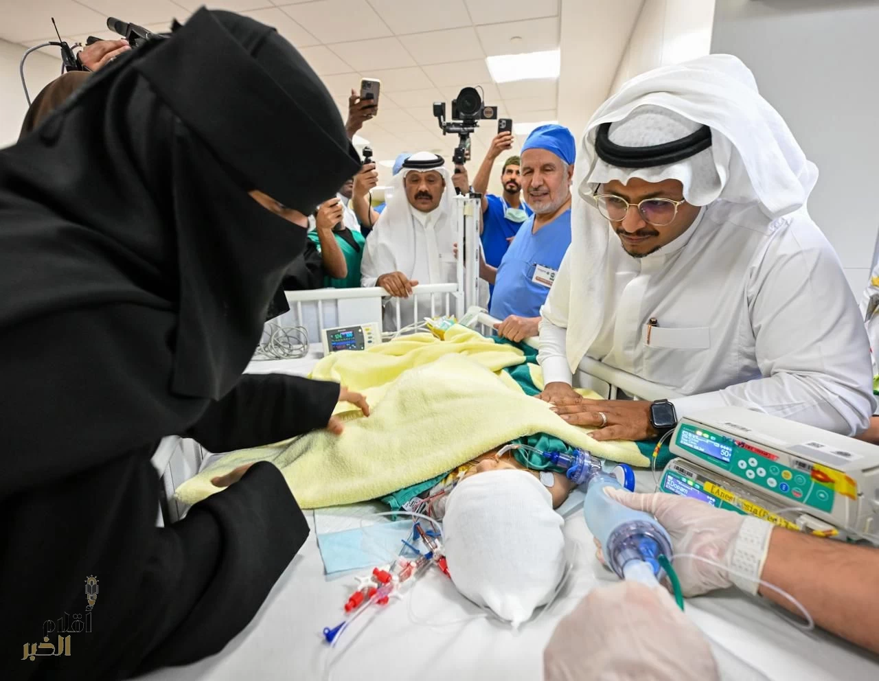 نجاح عملية فصل التوأم الملتصق السعودي "يارا ولارا" بعد عملية جراحية دقيقة استغرقت (12) ساعة ونصفًا