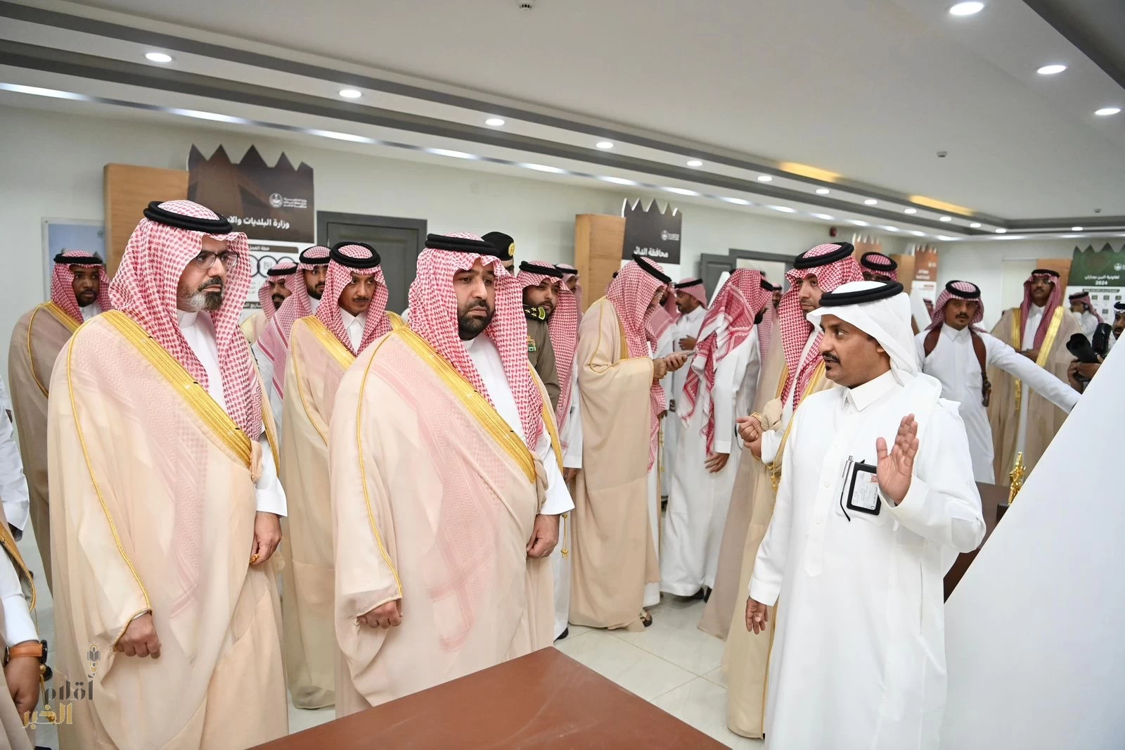 أمير جازان يتفقد المشروعات التنموية في محافظة الدائر بقيمة 350 مليون ريال