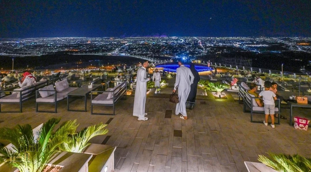 "جبل السمراء بحائل".. إطلالة بانورامية بإرث تاريخي عريق