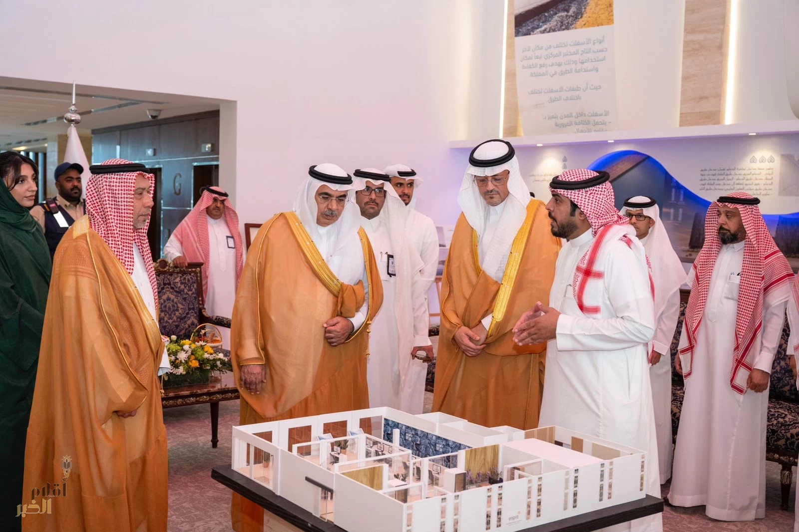 نائب وزير البلديات والإسكان يطلع على جهود أمانة الشرقية في تعزيز الهوية العمرانية والأزمات والمخاطر