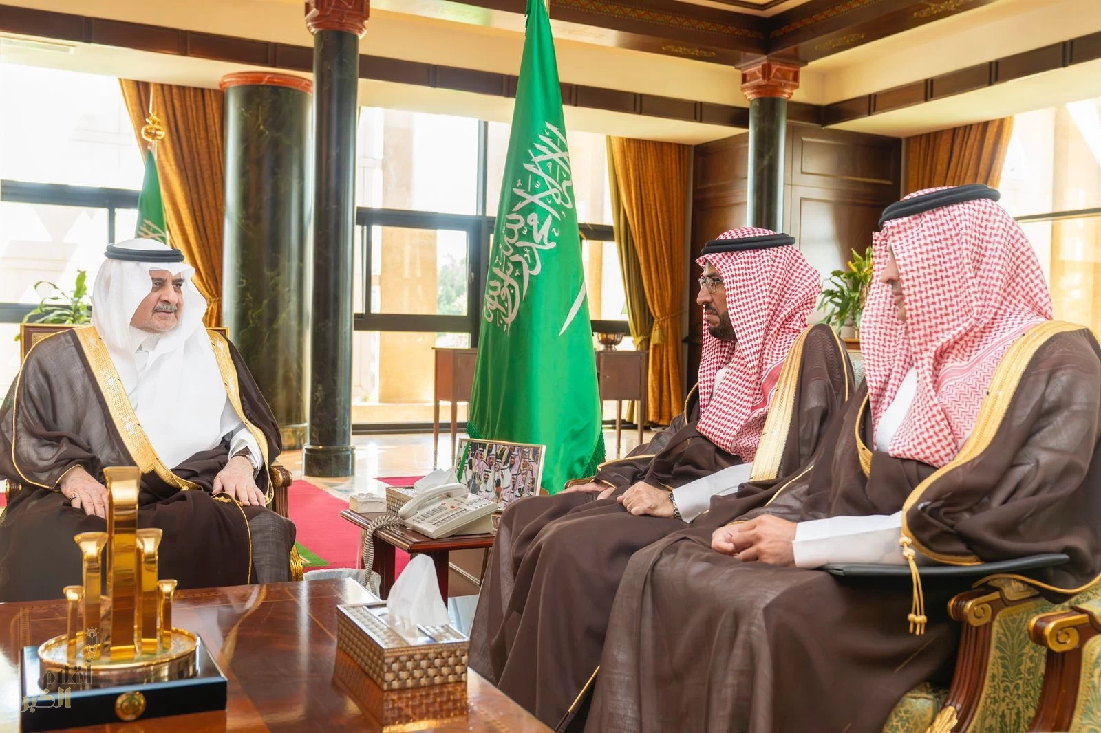 أمير منطقة تبوك يطلع على سير العمل بالمنشآت الصحية 