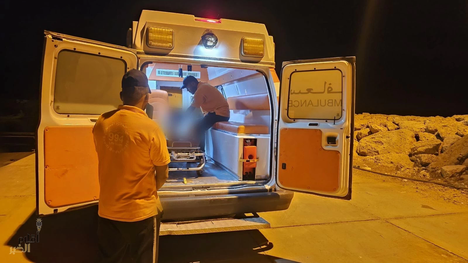 حرس الحدود بمنطقة جازان ينقذ مواطنًا تعرض لوعكة صحية في عرض البحر