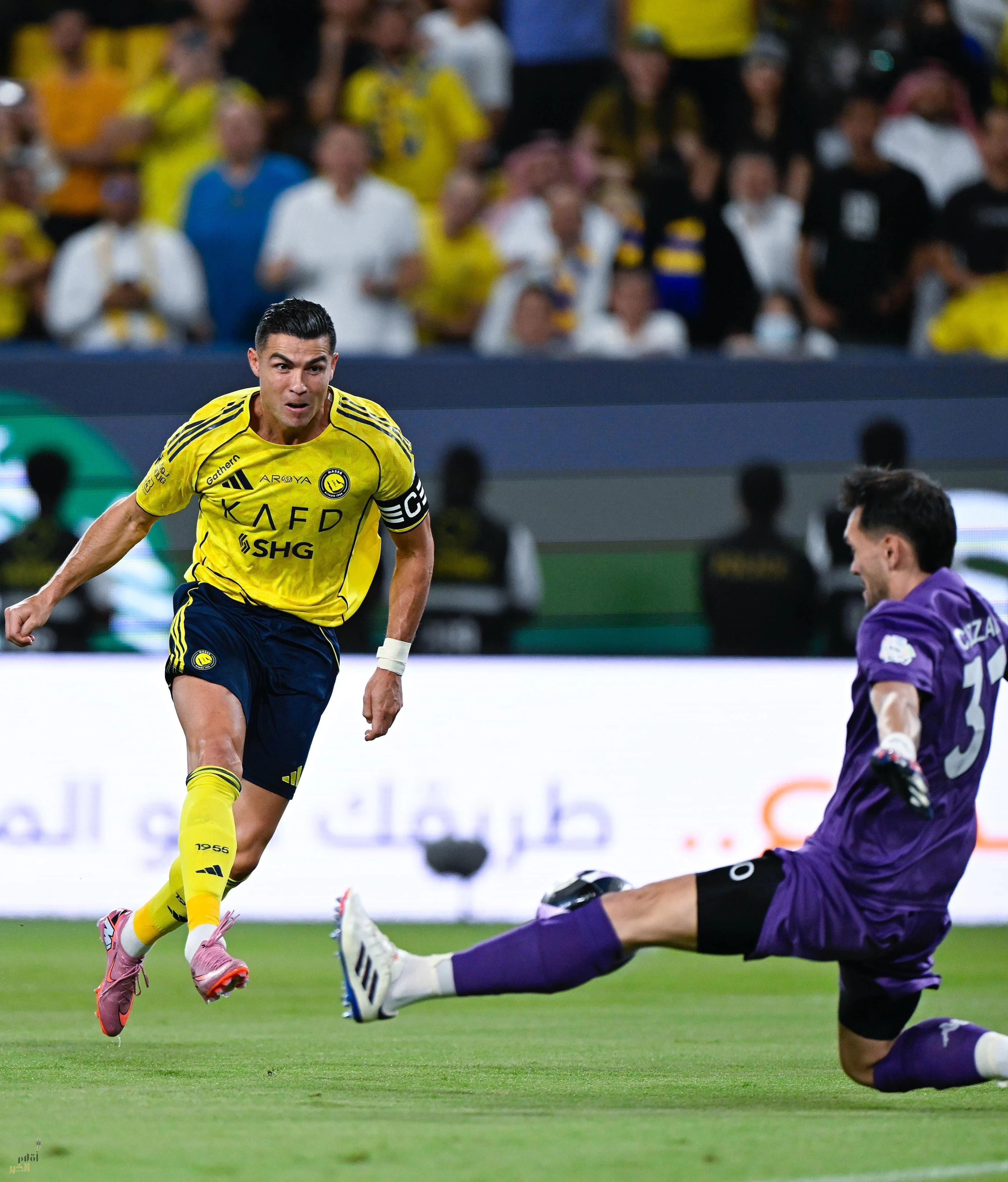 النصر يضيء القمة بثنائية أنيقة في شباك الخلود