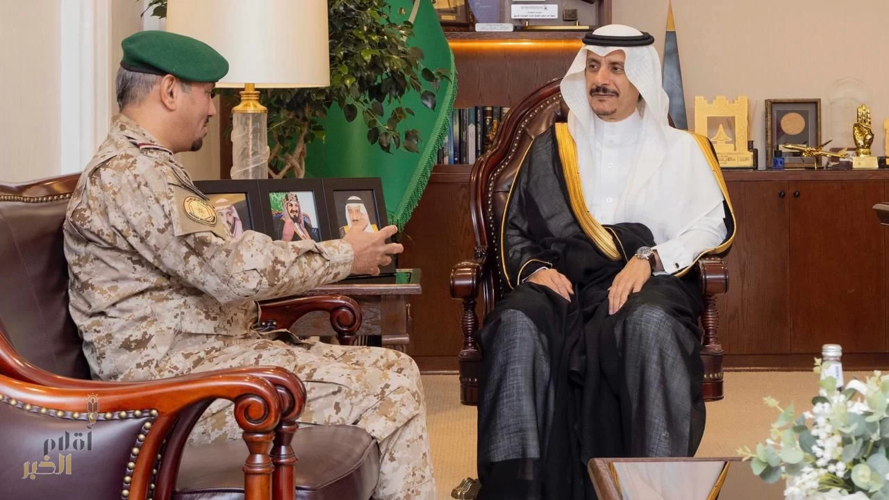 مُحافظ حفر الباطن يستقبل قائد قوات درع الجزيرة 