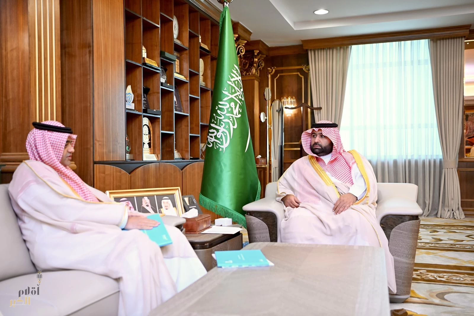 أمير جازان يستعرض مع "تجمع مطارات الثاني" مراحل تنفيذ مطار الملك عبدالله الدولي الجديد