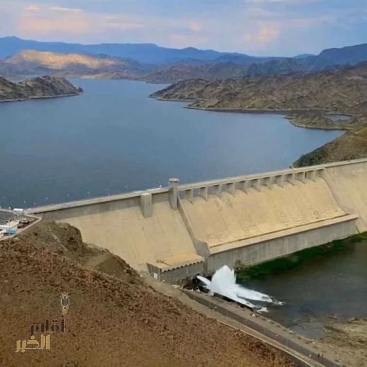 سد وادي حلي يفتح بواباته لتوفير 40 مليون متر مكعب لري المزارع بالقنفذة