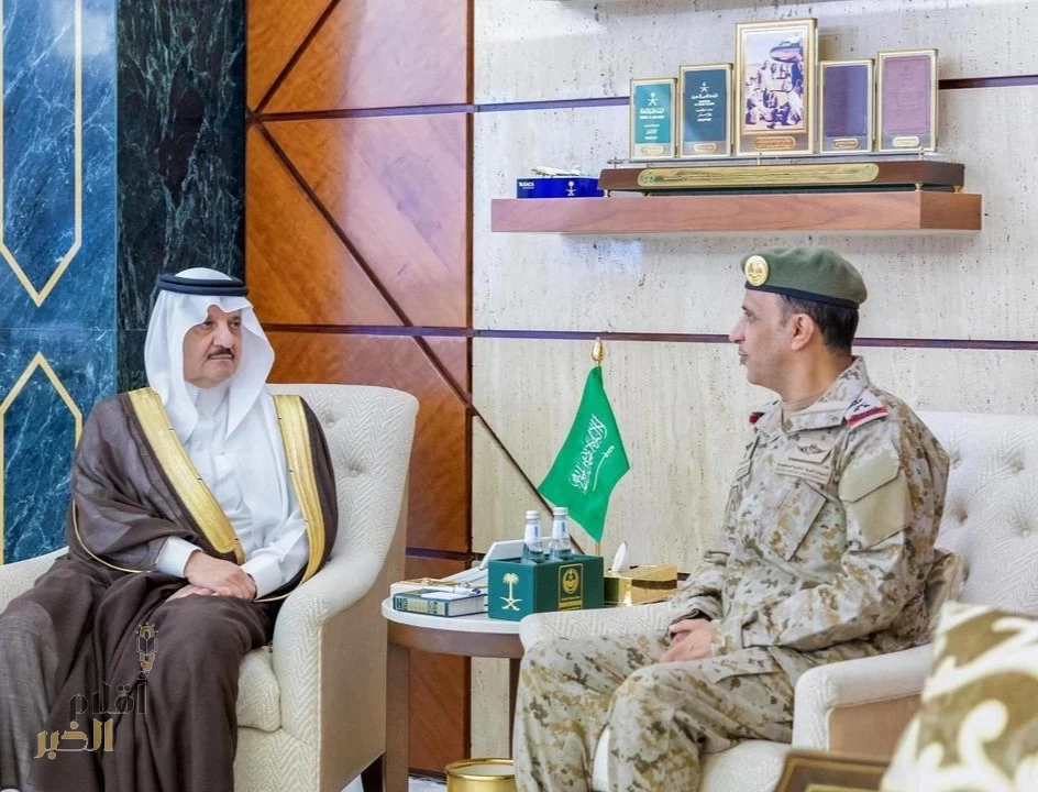 أمير الشرقية يستقبل قائد المنطقة بمناسبة تكليفه