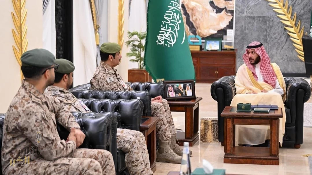 الأمير سعود بن نهار يناقش الخدمات الصحية بمستشفيات القوات المسلحة بالطائف