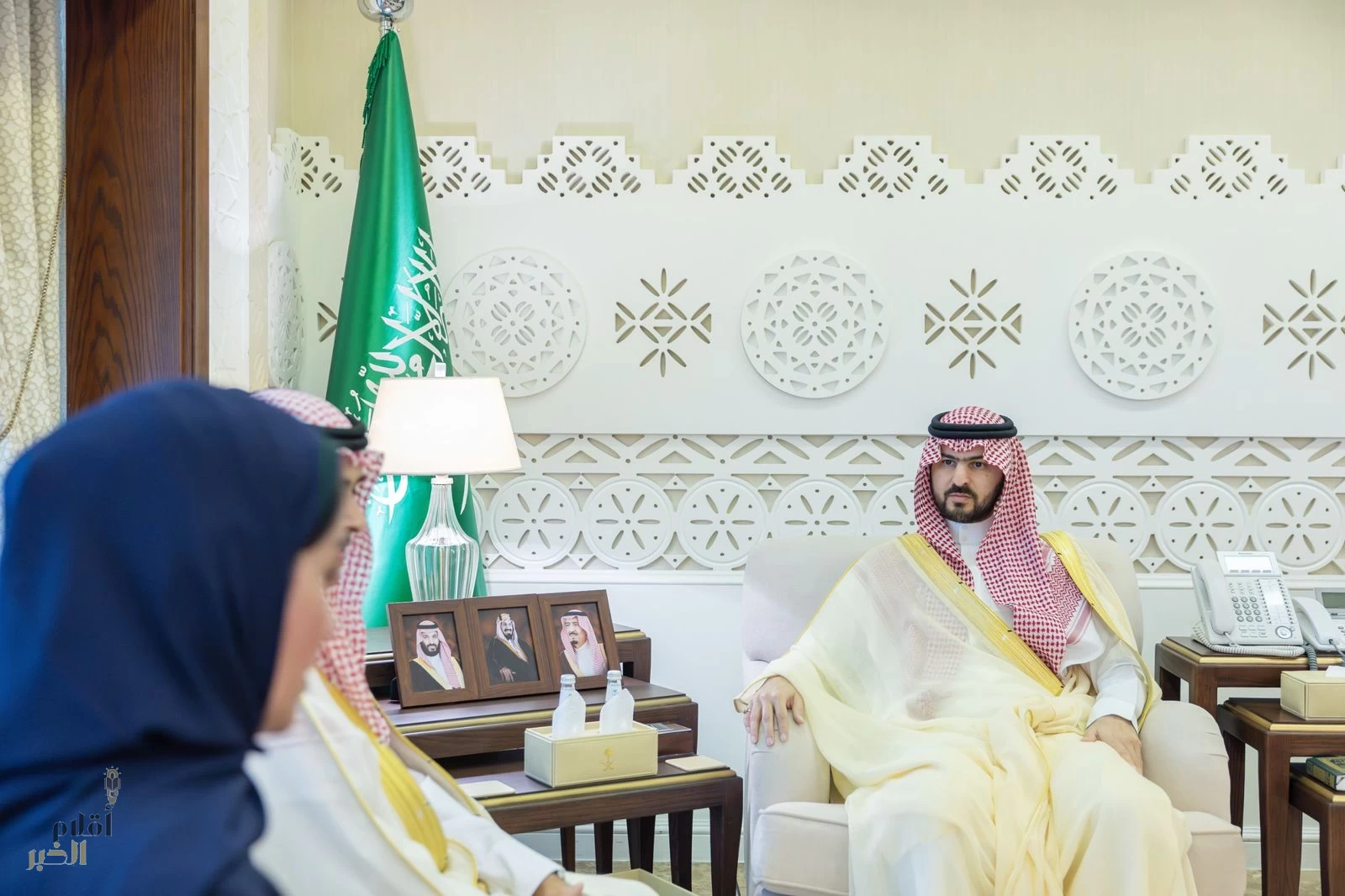 نائب أمير المنطقة الشرقية يستقبل المشرف العام على البعثة التعليمية في البحرين ومدير عام التعليم بالمنطقة بمناسبة تكليفهما