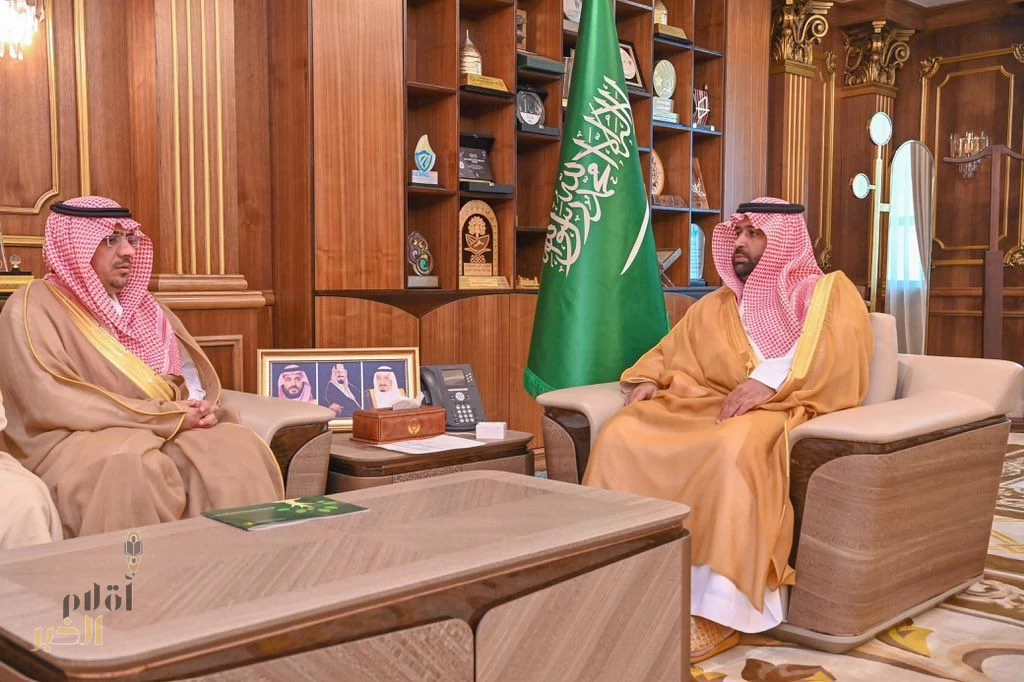 أمير جازان يشهد توقيع مذكرة تفاهم بين فرع "البيئة" وجمعية النحالين بالمنطقة