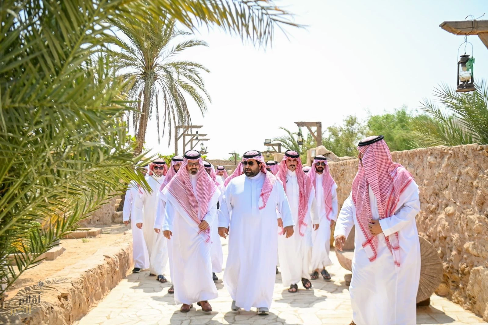 أمير منطقة جازان ونائبه يلتقيان أهالي فرسان